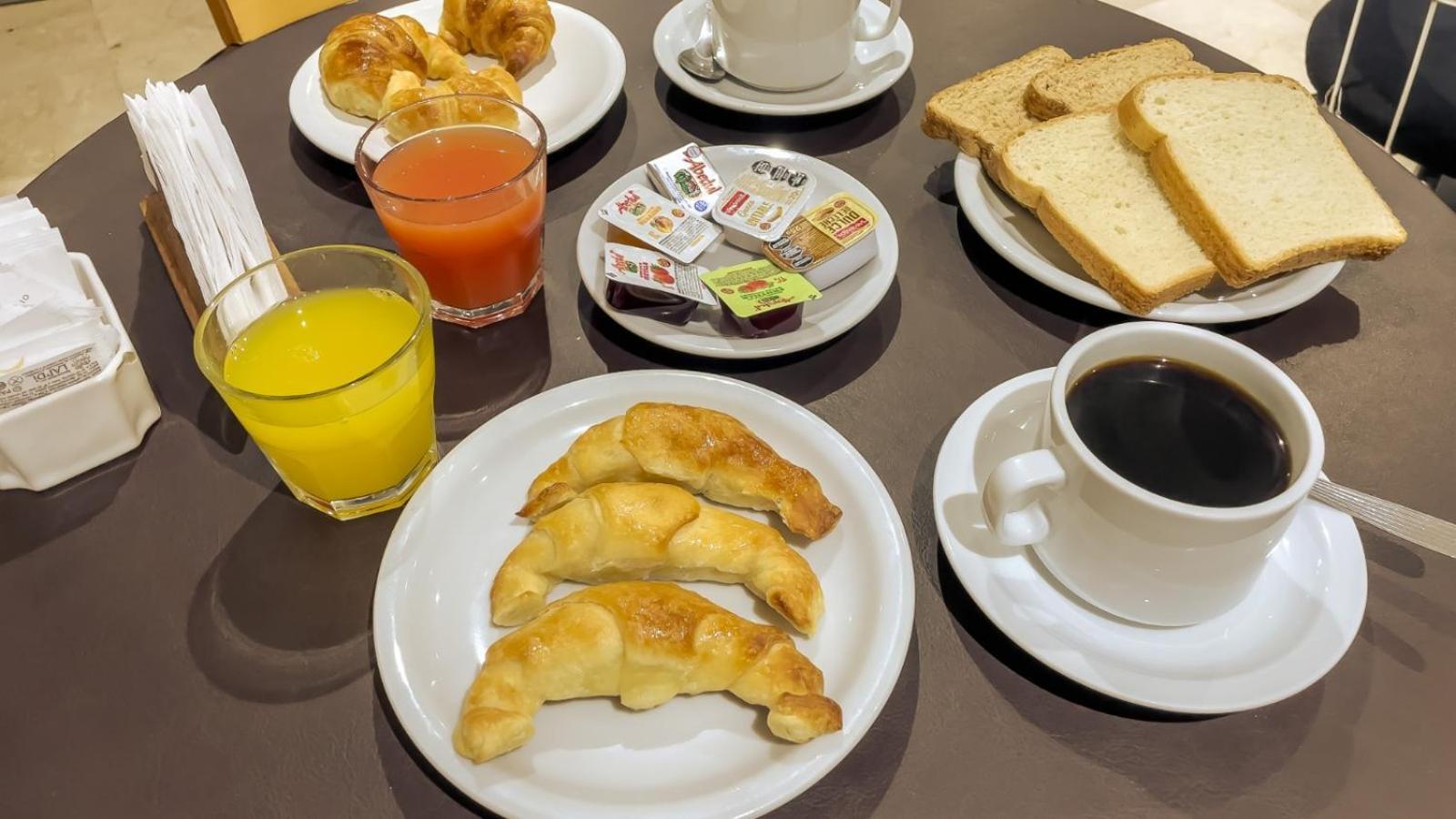 Hr Plaza Luxor 3* Buenos Aires