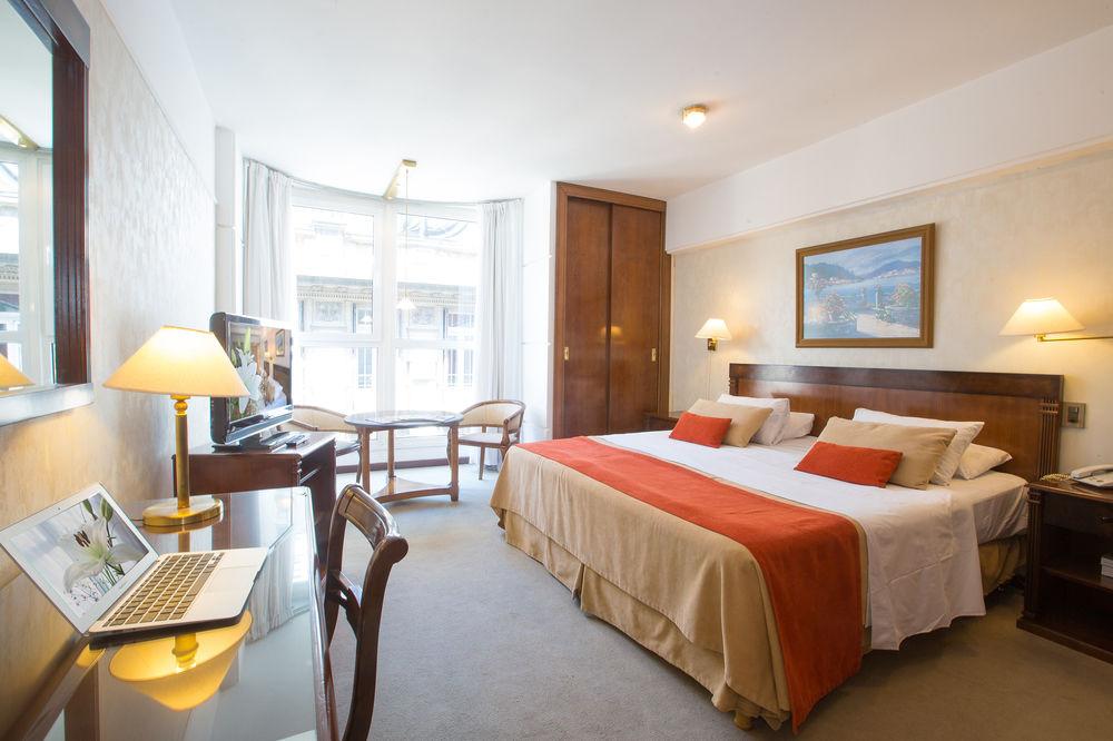 Reconquista Plaza Hotel 3*